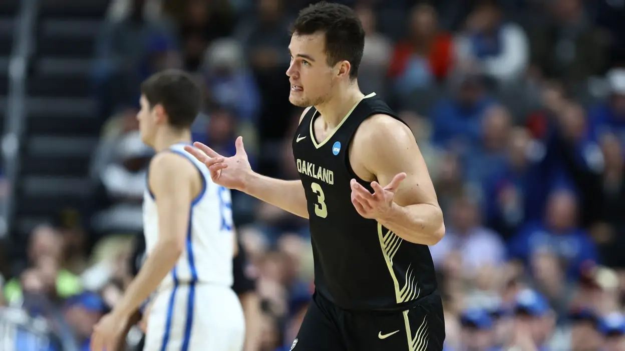 Where to Watch Oakland Golden Grizzlies vs NC State Wolfpack: Men's Basketball