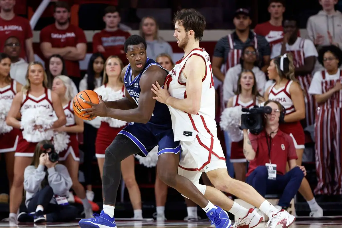 How Long is a High School Basketball Game? Time Breakdown