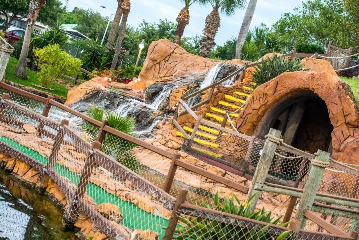 Golf N Gator: Family-Friendly Mini Golf Experience