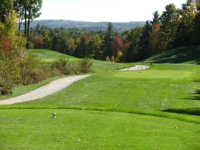 Lochmere Golf Club: A Beautiful Course for Every Skill Level