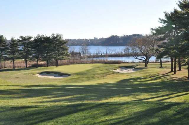 Fresh Pond Golf: Enjoy Scenic Play in Massachusetts