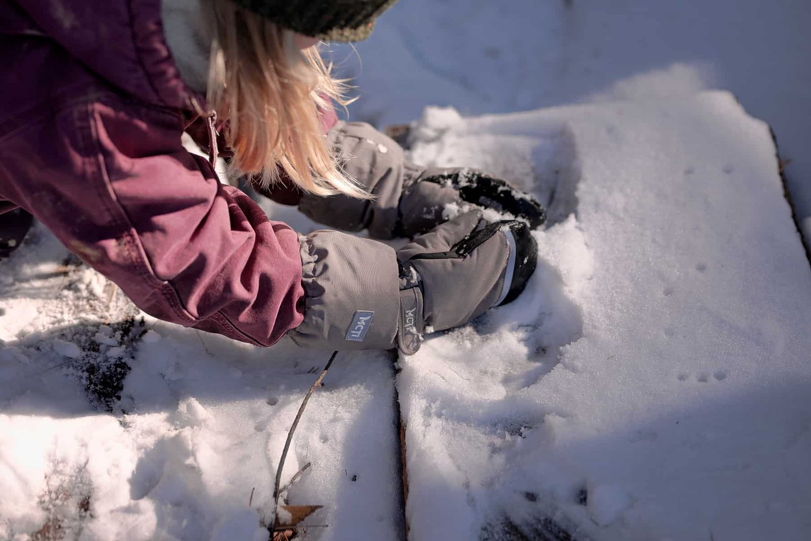 Best Snowboarding Gloves: Stay Warm, Dry, and Comfortable