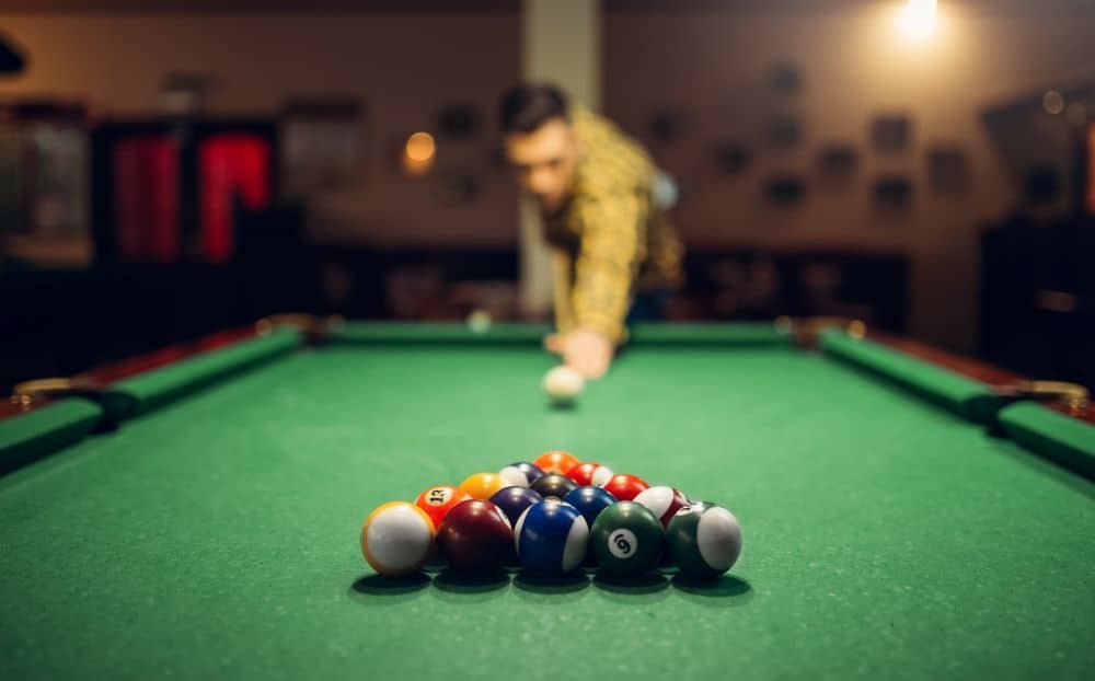 Billiards vs Snooker: A Detailed Comparison of the Games