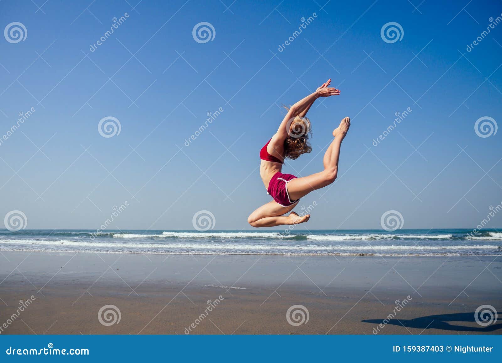 Gymnastics on the Beach: Perfecting the Splits for Young Gymnasts