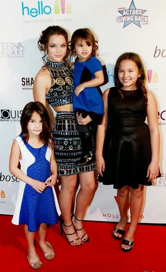 Paris Berelc - Life History