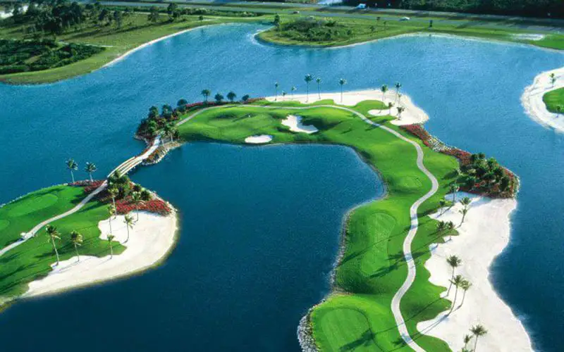 Sandhill Crane Golf Club: A Scenic Course in Florida