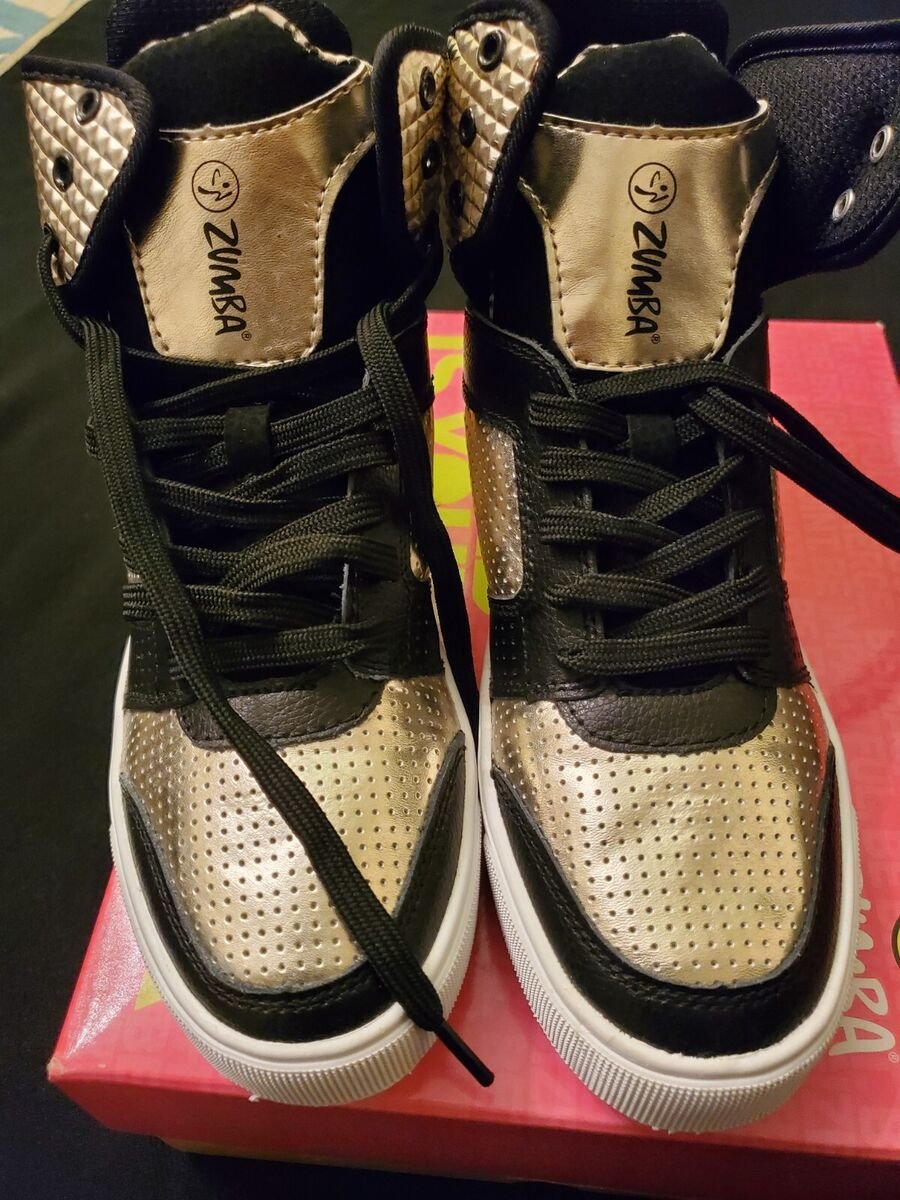 Black and Gold Tennis Shoes: Stylish Combinations