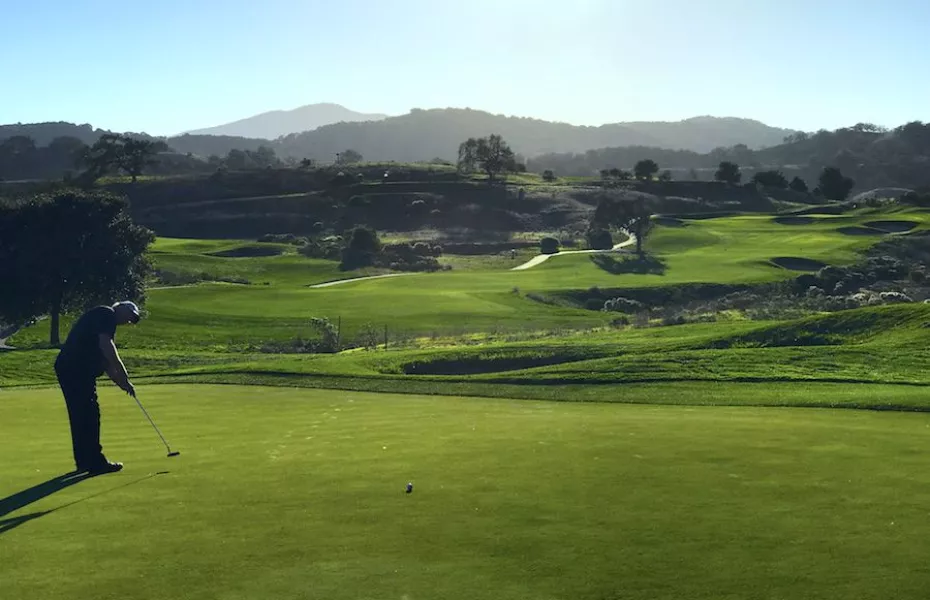 Cinnabar Hills Golf Club: Scenic and Challenging Play